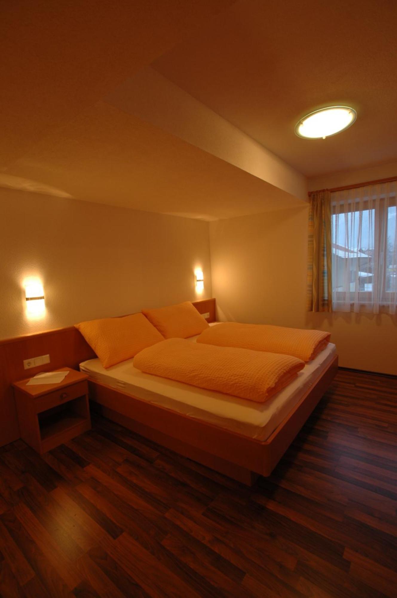 Apart Am Brunnen Ried im Oberinntal Room photo